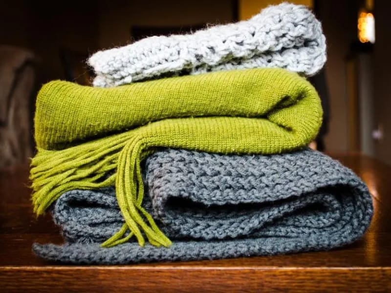 Wool throw plaid – another view