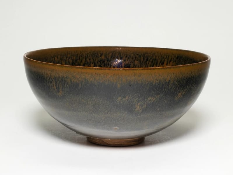Schale mit dunkelbrauner Tenmoku-Glasur