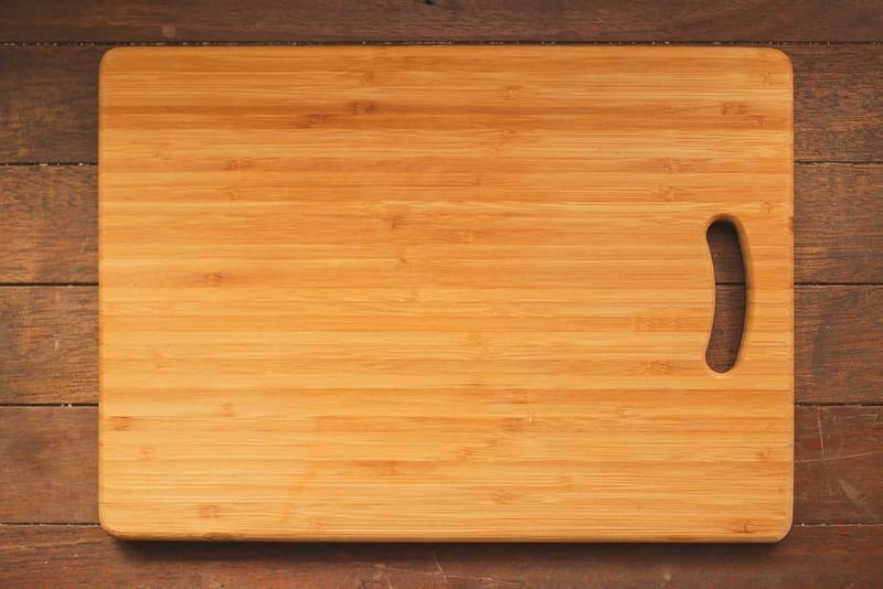 Bamboo cutting board with handle