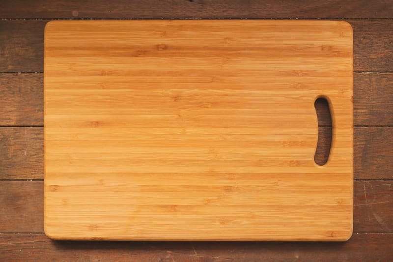 Bamboo cutting board with handle