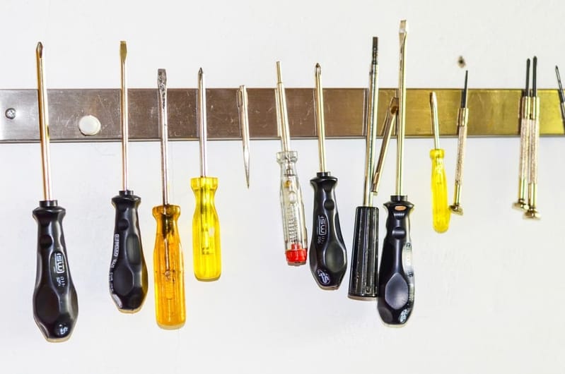 Screwdrivers on a magnetic strip