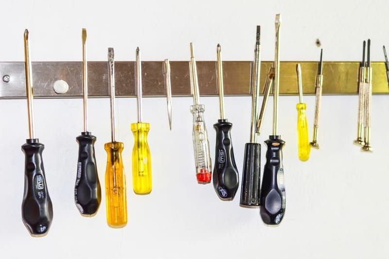 Screwdrivers on a magnetic strip