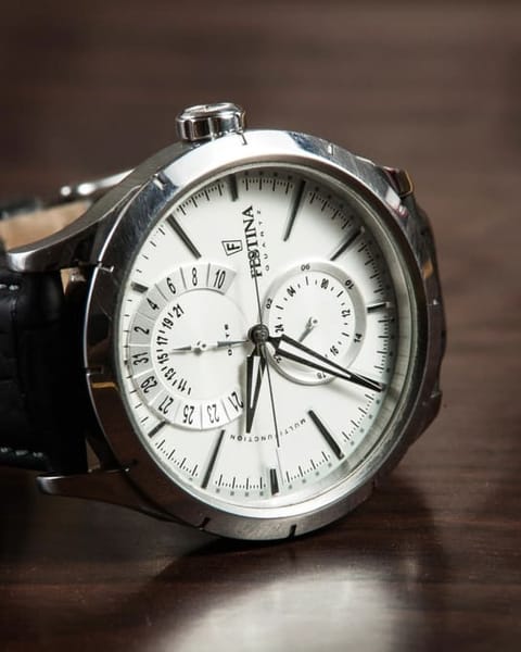 Automatikuhr mit Lederarmband